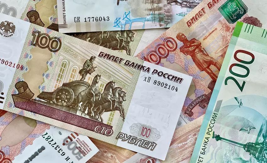 Рубль стал главной валютой расчетов России по экспорту