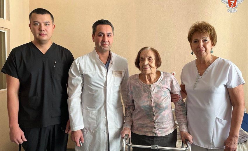 Кузбасские врачи поставили на ноги 100-летнюю пациентку