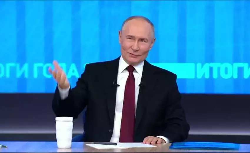 Владимир Путин запретил с 2026 года закупку для армии одежды иностранного производства