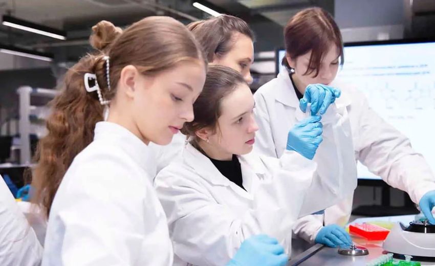 В Петербурге школьники исследовали ДНК древнего растения