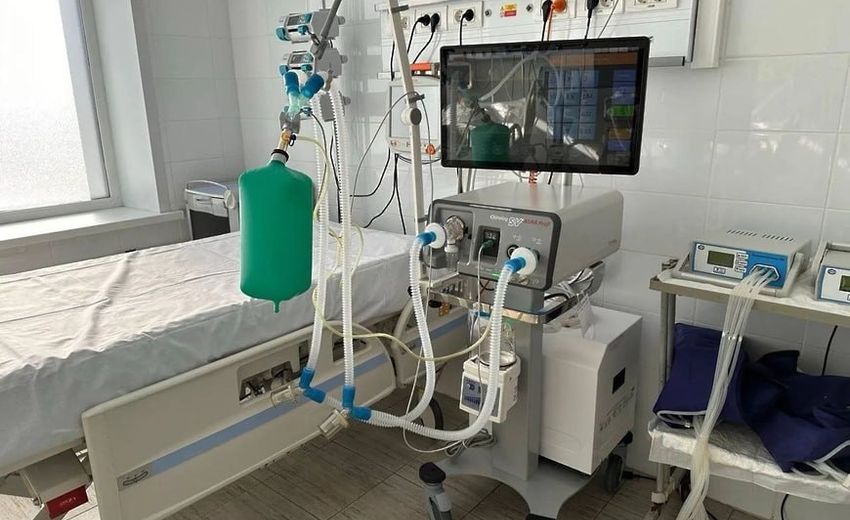 В Дмитровскую больницу Подмосковья поступили 15 новых аппаратов ИВЛ