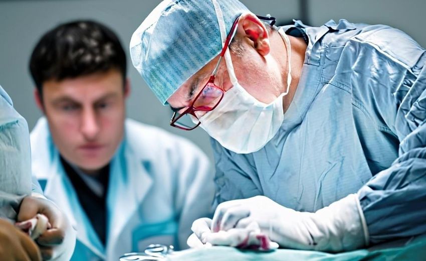 Российские хирурги спасли раненного гарпуном рыбака