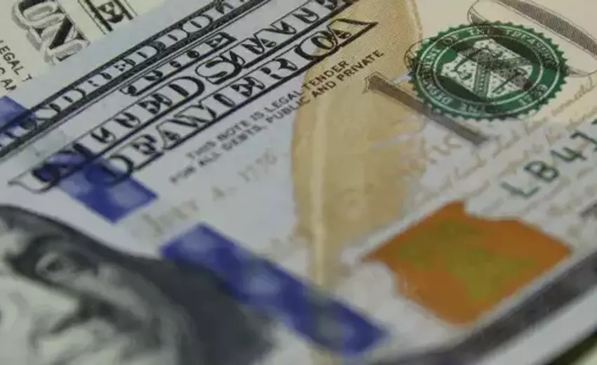 Продажа валюты прекратилась в Совкомбанке