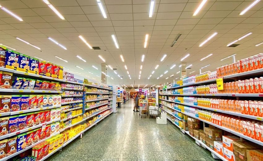 La facturación del comercio minorista en Rusia aumentó casi un 5% en un mes 