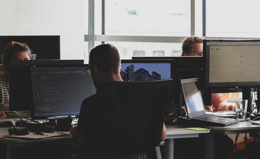 Минцифры против наказания глав российских офисов IT-компаний, покинувших Россию